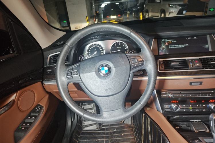 Used BMW 5 Series GT 2014 528i Leading Model Steering Wheel