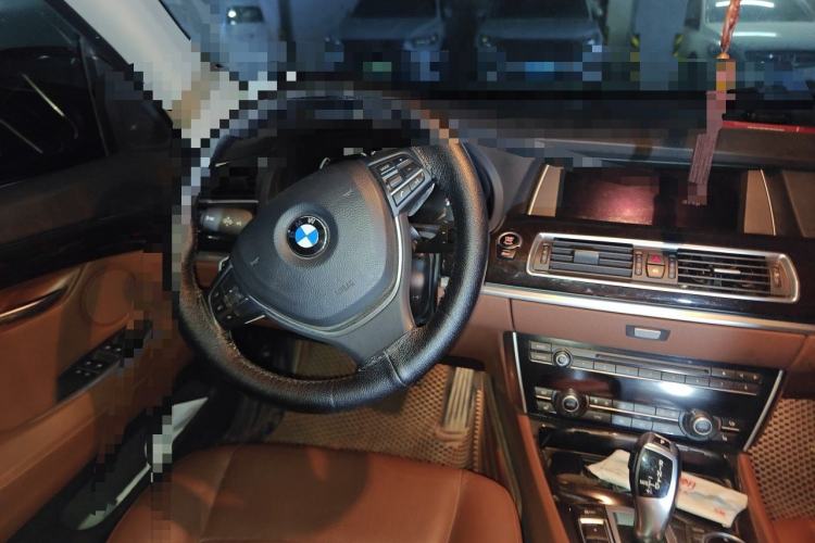 Used BMW 5 Series GT 2014 535i Leading Model Steering Wheel