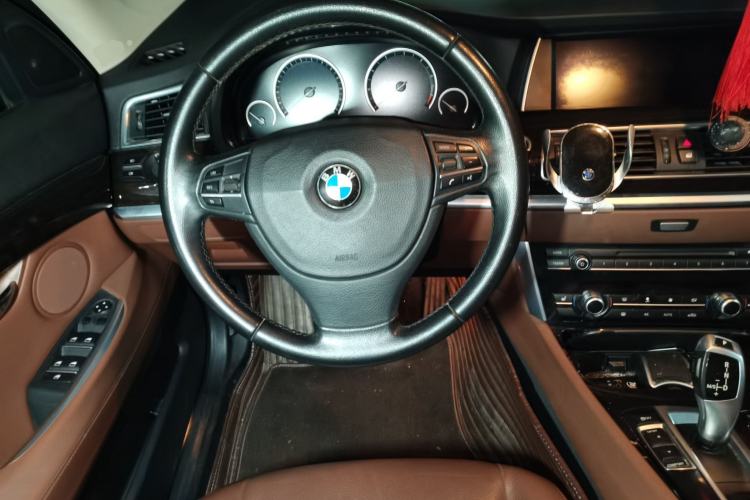 Used BMW 5 Series GT 2014 528i Leading Model Steering Wheel