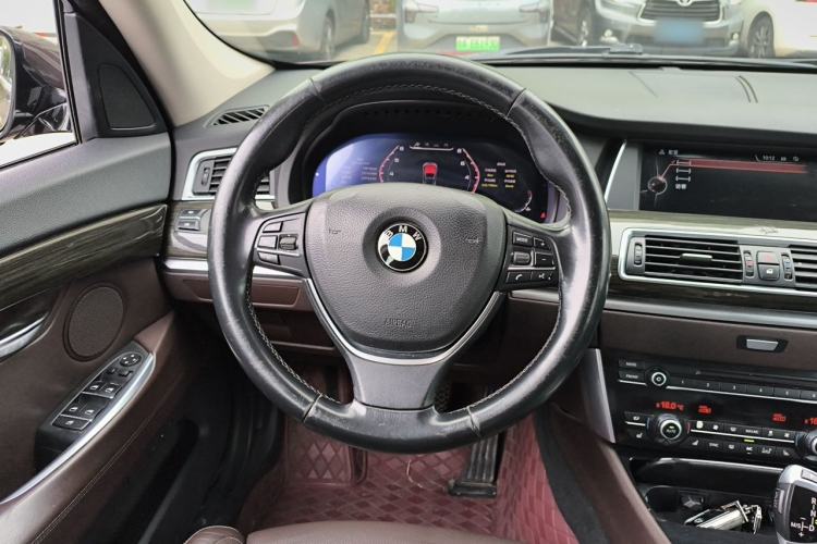 Used BMW 5 Series GT 2014 528i Luxury Edition Steering Wheel