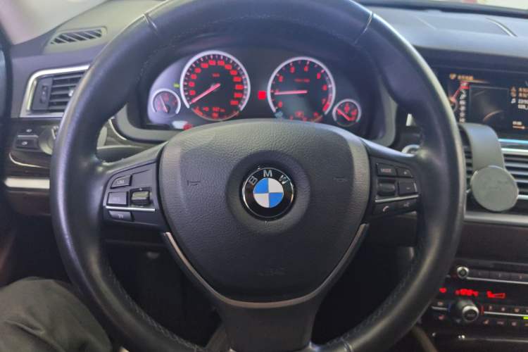 Used BMW 5 Series GT 2014 528i Luxury Edition Steering Wheel