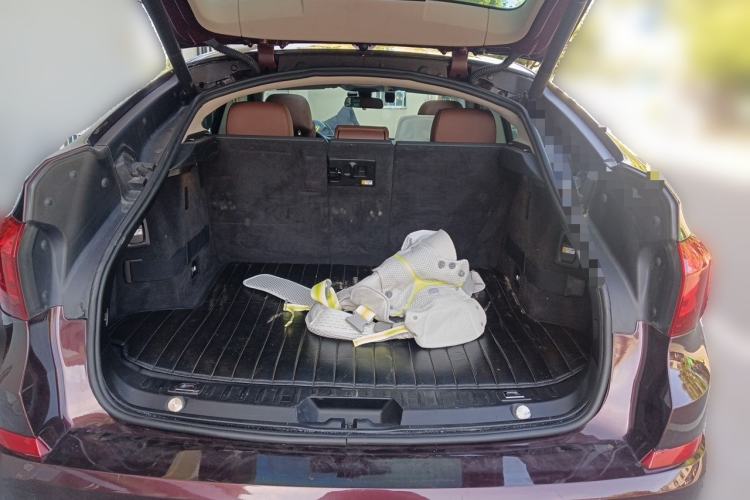 Used BMW 5 Series GT 2014 535i Leading Model Trunk