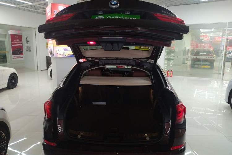 Used BMW 5 Series GT 2014 528i Leading Model Trunk