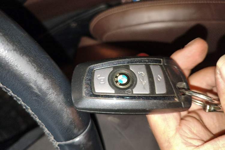 Used BMW 5 Series GT 2014 528i Luxury Edition Vehicle Key