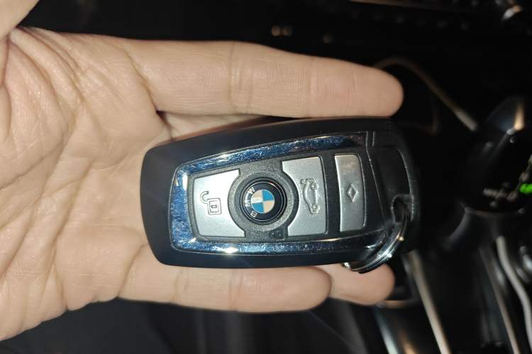 Used BMW 5 Series GT 2014 528i Luxury Edition Vehicle Key