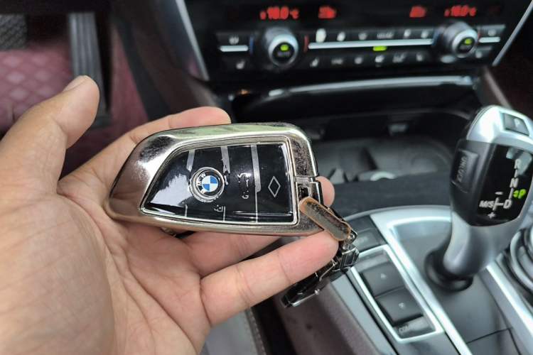 Used BMW 5 Series GT 2014 528i Luxury Edition Vehicle Key