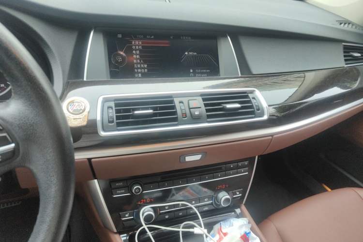 Used BMW 5 Series GT 2014 528i Leading Model Audio And AC Panel