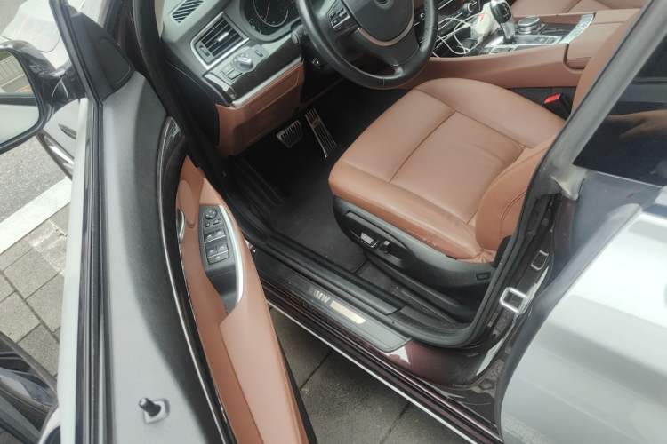 Used BMW 5 Series GT 2014 528i Leading Model Driver Seat