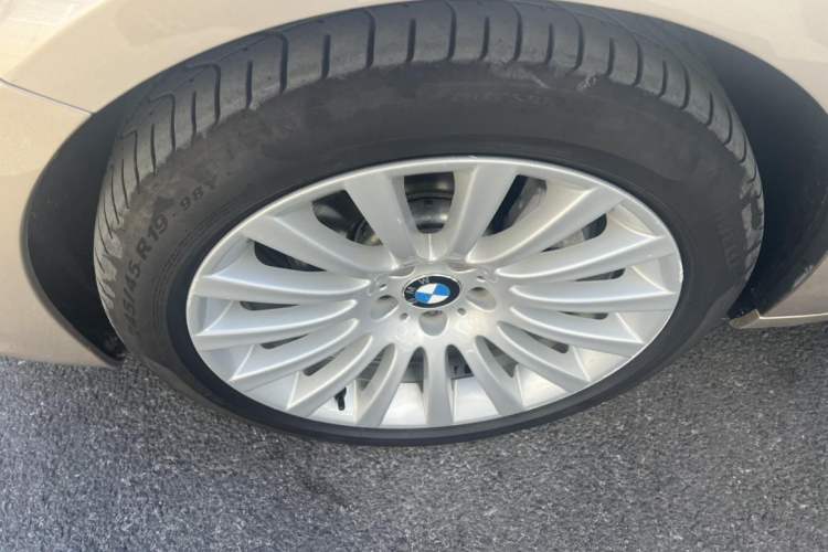 Used BMW 5 Series GT 2014 535i Leading Model Exterior 6
