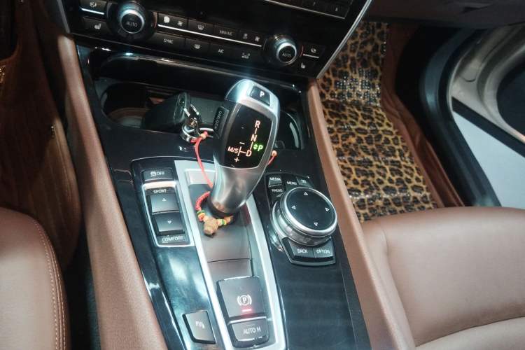 Used BMW 5 Series GT 2014 535i Leading Model Gear Lever