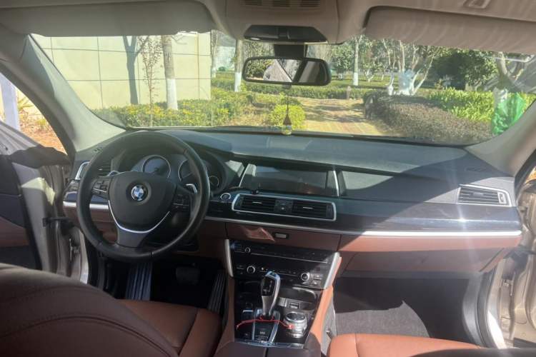 Used BMW 5 Series GT 2014 535i Leading Model Interior 2