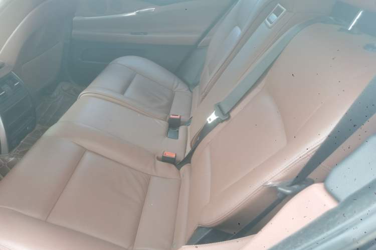 Used BMW 5 Series GT 2014 528i Leading Model Interior 4