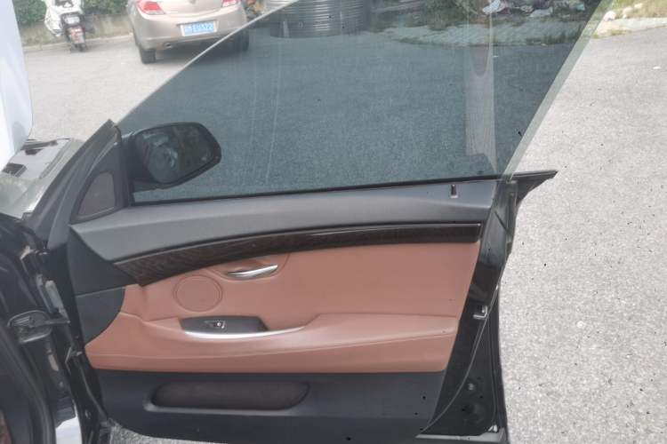 Used BMW 5 Series GT 2014 528i Leading Model Interior 5