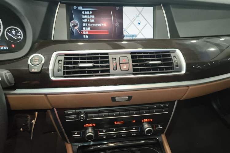 Used BMW 5 Series GT 2014 528i Leading Model Audio And AC Panel