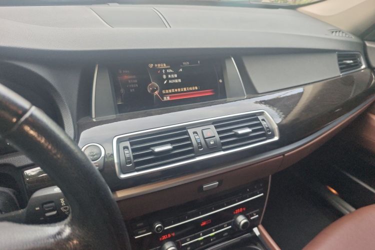 Used BMW 5 Series GT 2014 528i Leading Model Audio And AC Panel