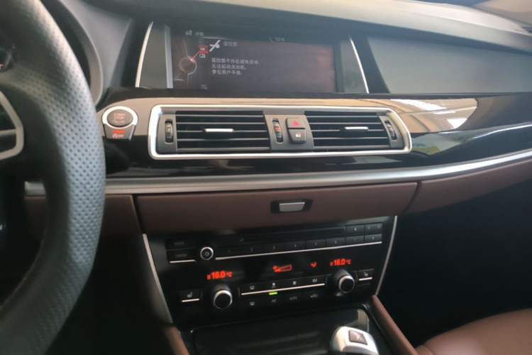 Used BMW 5 Series GT 2014 528i Leading Model Audio And AC Panel
