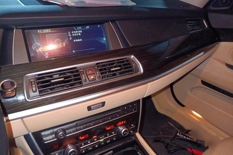 Used BMW 5 Series GT 2014 528i Luxury Edition Audio And AC Panel