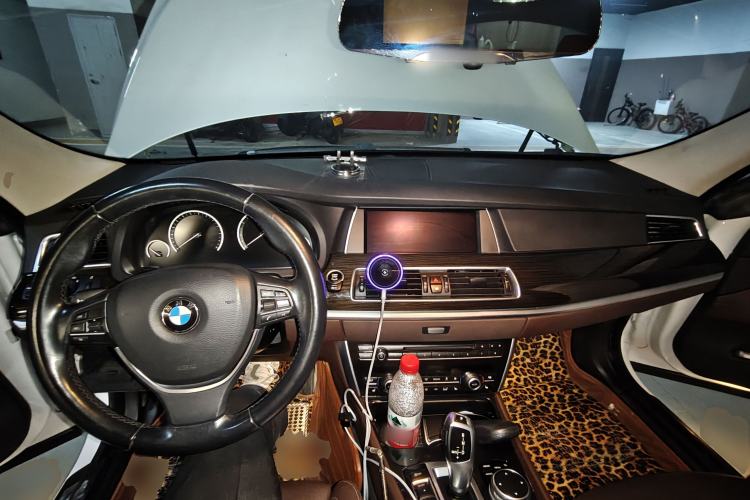 Used BMW 5 Series GT 2014 528i Luxury Edition Center Console