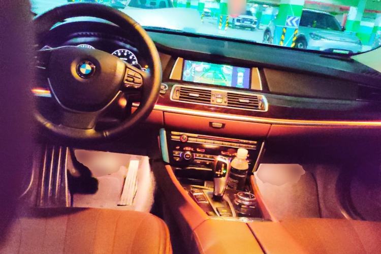 Used BMW 5 Series GT 2014 535i Leading Model Center Console