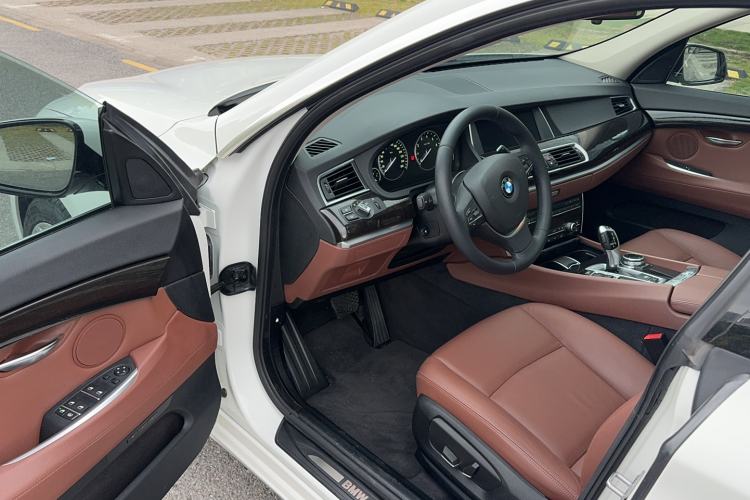Used BMW 5 Series GT 2014 535i Leading Model Driver Seat