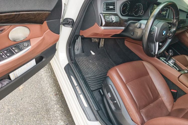 Used BMW 5 Series GT 2014 535i Leading Model Driver Seat