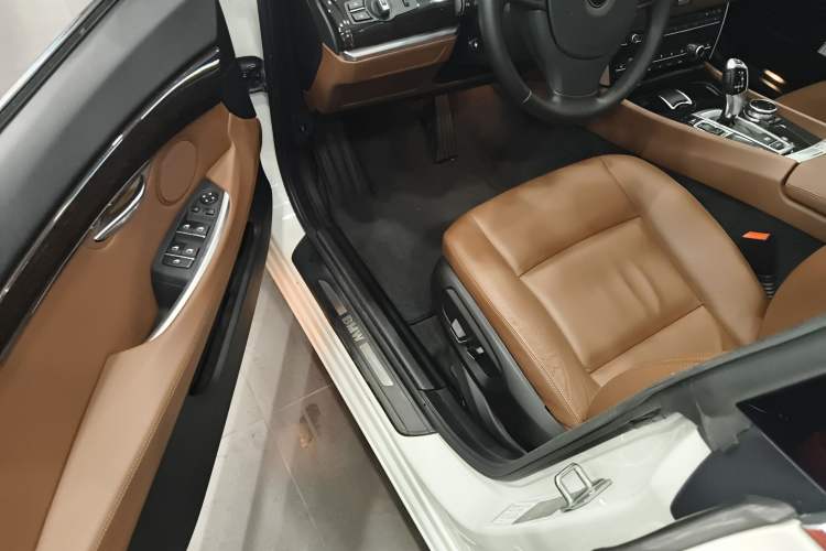 Used BMW 5 Series GT 2014 528i Leading Model Driver Seat