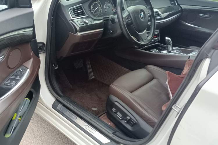 Used BMW 5 Series GT 2014 528i Luxury Edition Driver Seat