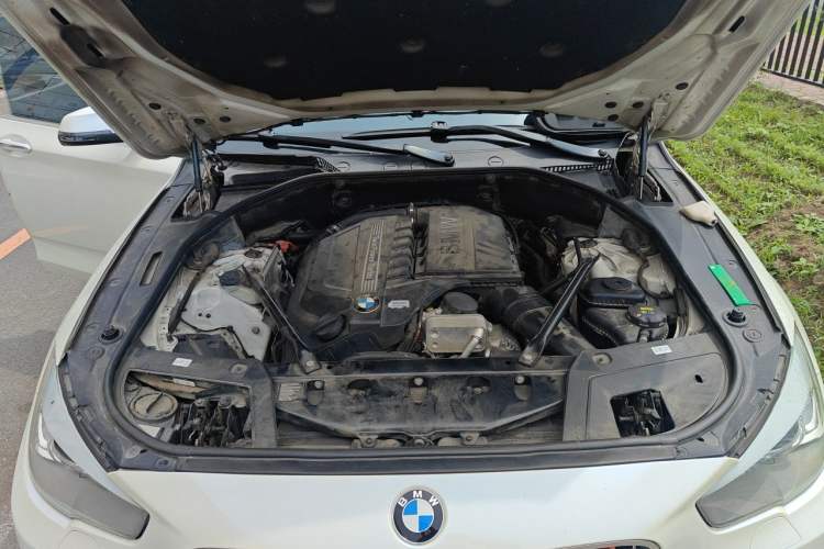 Used BMW 5 Series GT 2014 535i xDrive Engine Bay