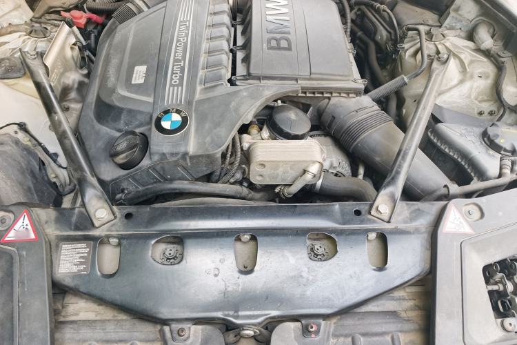 Used BMW 5 Series GT 2014 535i Leading Model Engine Bay