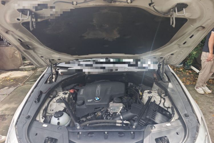 Used BMW 5 Series GT 2014 528i Leading Model Engine Bay