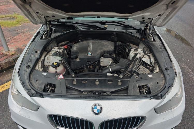 Used BMW 5 Series GT 2014 528i Leading Model Engine Bay