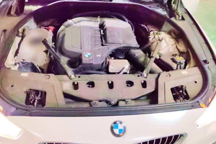 Used BMW 5 Series GT 2014 535i Leading Model Engine Bay