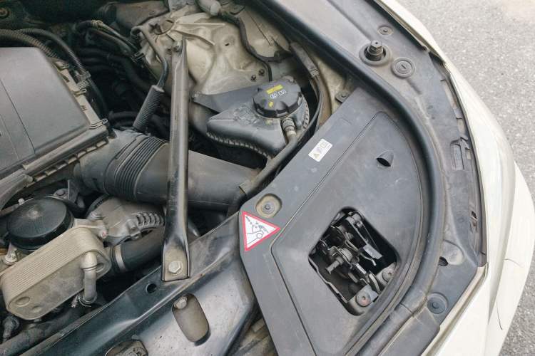 Used BMW 5 Series GT 2014 535i Leading Model Engine Bay Left