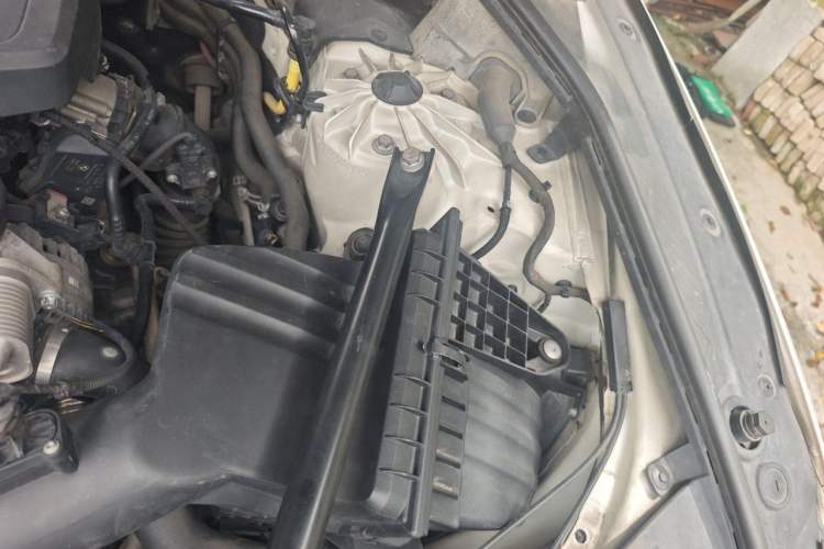 Used BMW 5 Series GT 2014 528i Leading Model Engine Bay Left