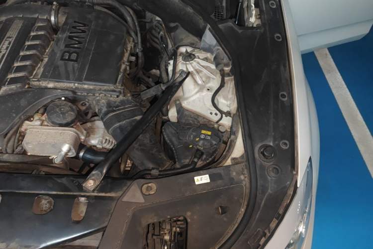 Used BMW 5 Series GT 2014 535i Leading Model Engine Bay Left