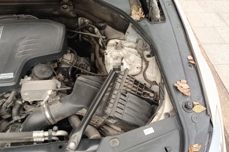 Used BMW 5 Series GT 2014 528i Luxury Edition Engine Bay Left