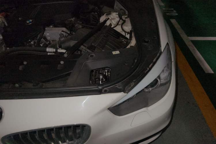 Used BMW 5 Series GT 2014 528i Leading Model Engine Bay Left
