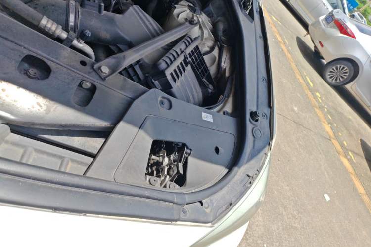 Used BMW 5 Series GT 2014 528i Leading Model Engine Bay Left