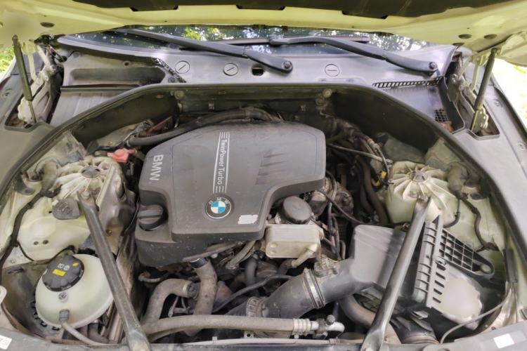Used BMW 5 Series GT 2014 528i Leading Model Engine Bay
