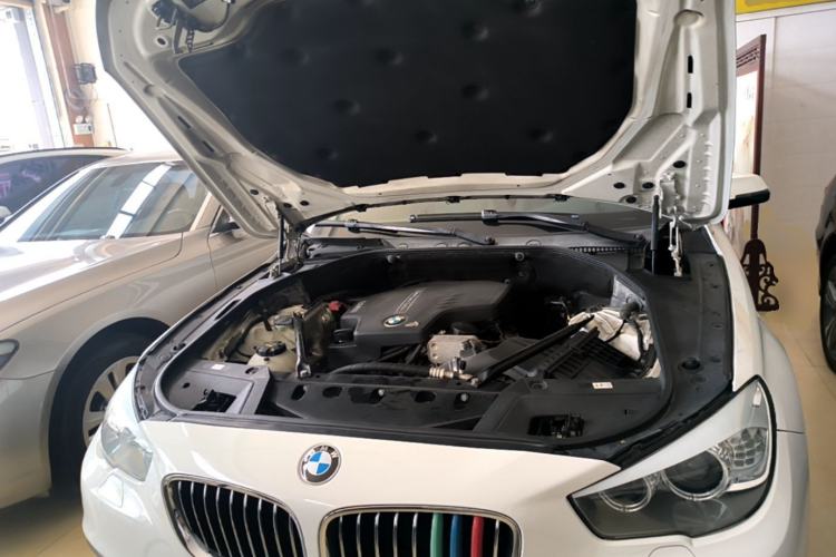 Used BMW 5 Series GT 2014 528i Leading Model Engine Bay
