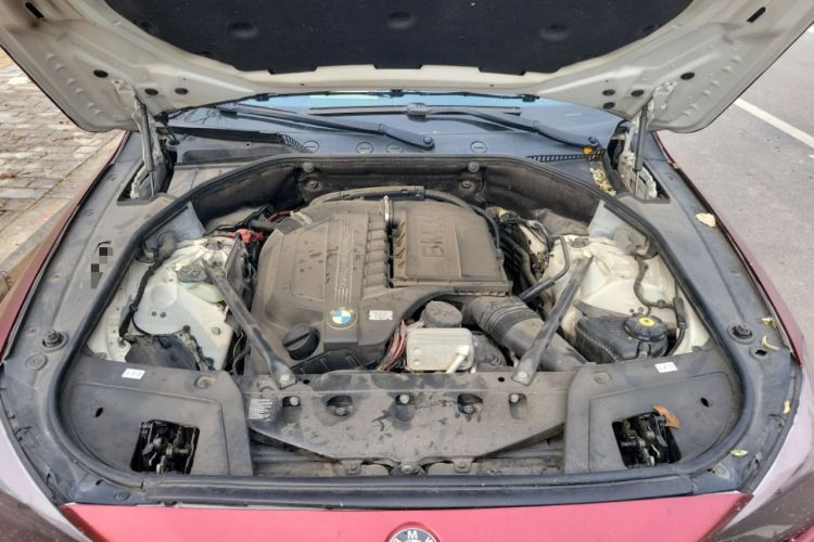 Used BMW 5 Series GT 2014 535i Leading Model Engine Bay