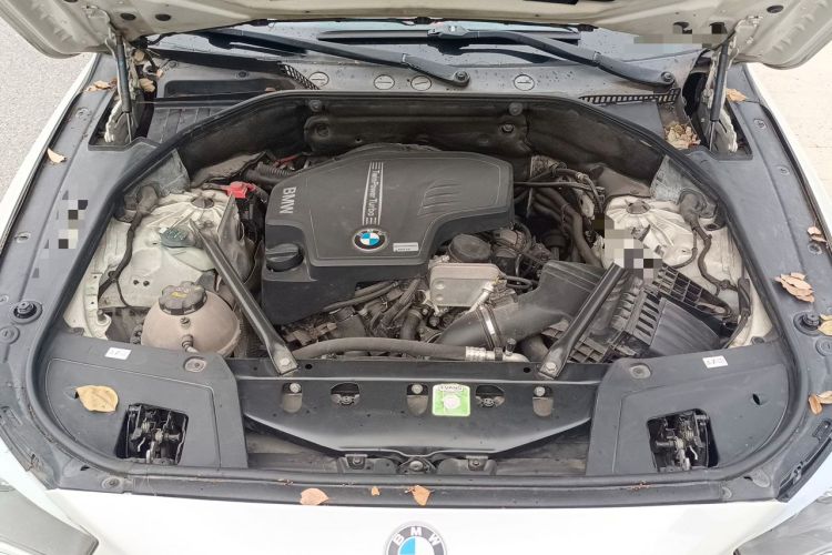 Used BMW 5 Series GT 2014 528i Luxury Edition Engine Bay