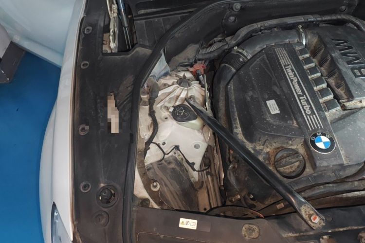 Used BMW 5 Series GT 2014 535i Leading Model Engine Bay Right