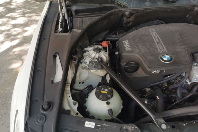 Used BMW 5 Series GT 2014 528i Leading Model Engine Bay Right