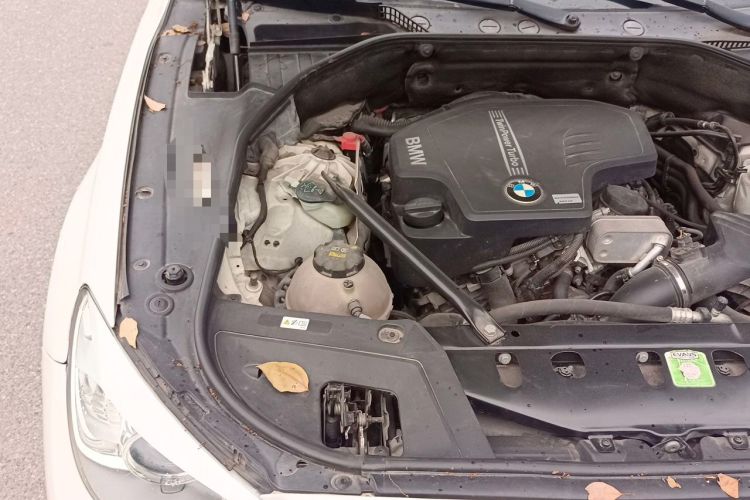 Used BMW 5 Series GT 2014 528i Luxury Edition Engine Bay Right