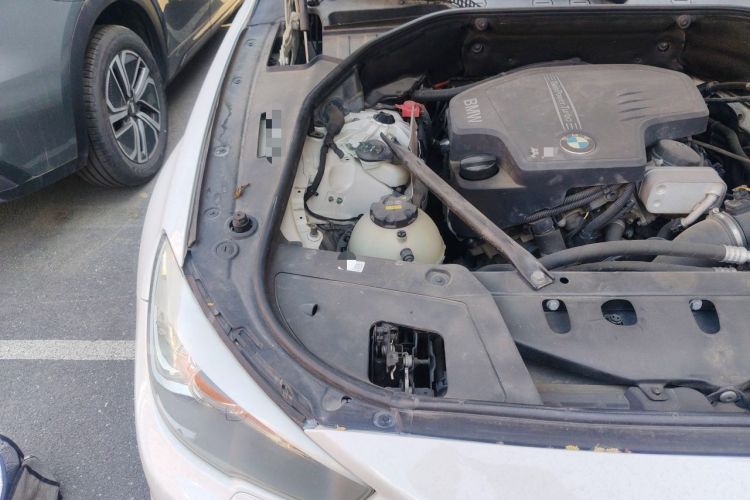 Used BMW 5 Series GT 2014 528i Leading Model Engine Bay Right