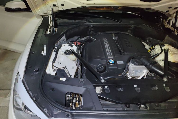 Used BMW 5 Series GT 2014 535i Leading Model Engine Bay Right