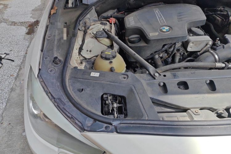 Used BMW 5 Series GT 2014 528i Leading Model Engine Bay Right