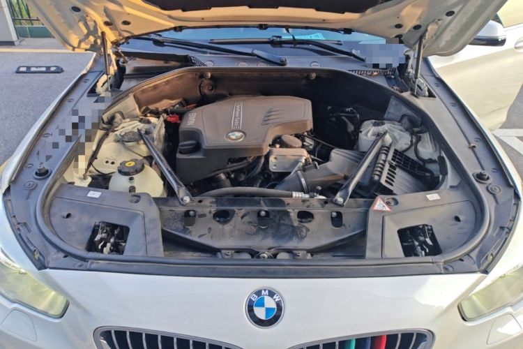 Used BMW 5 Series GT 2014 528i Leading Model Engine Bay