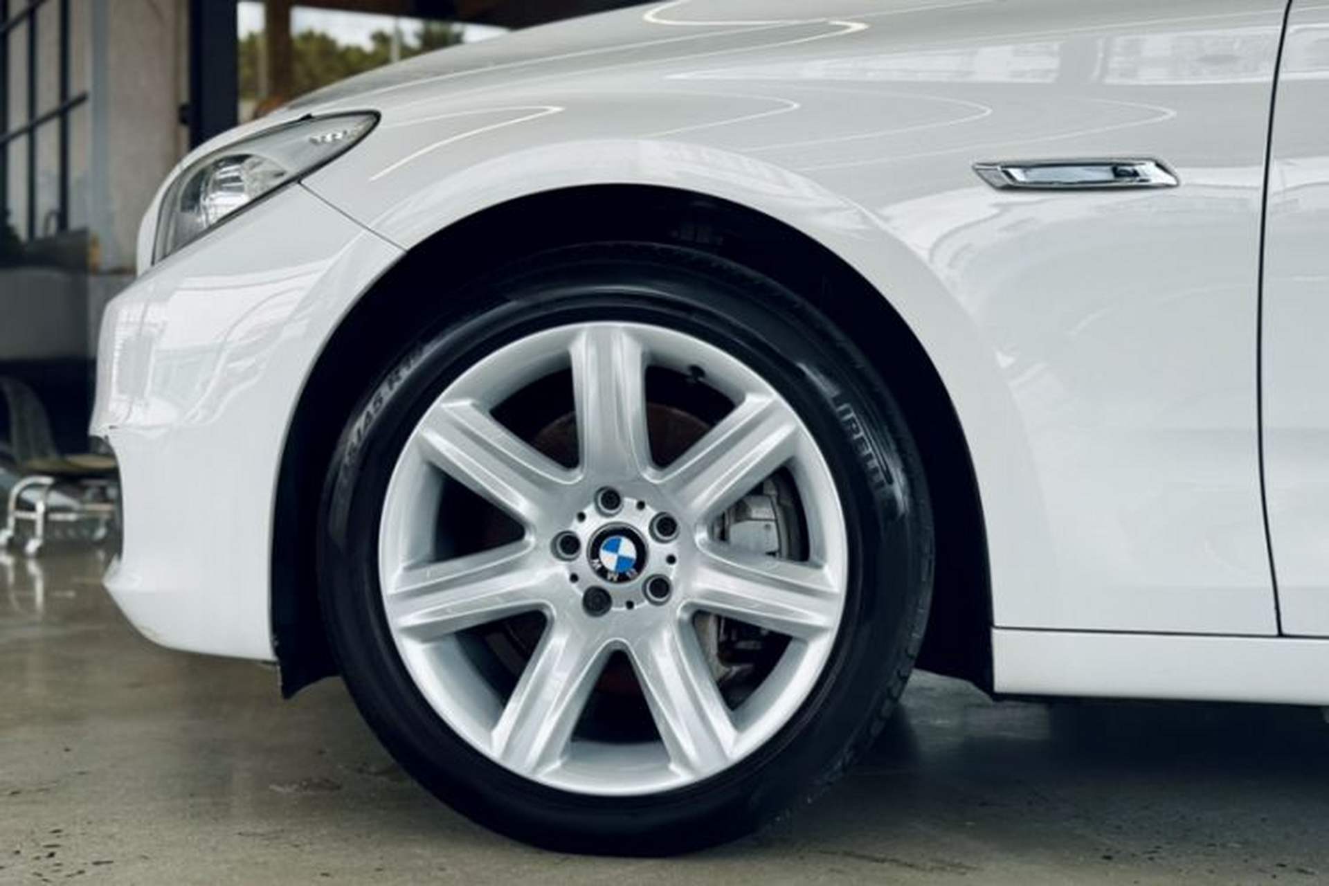 Used BMW 5 Series GT 2014 535i xDrive Exterior 1